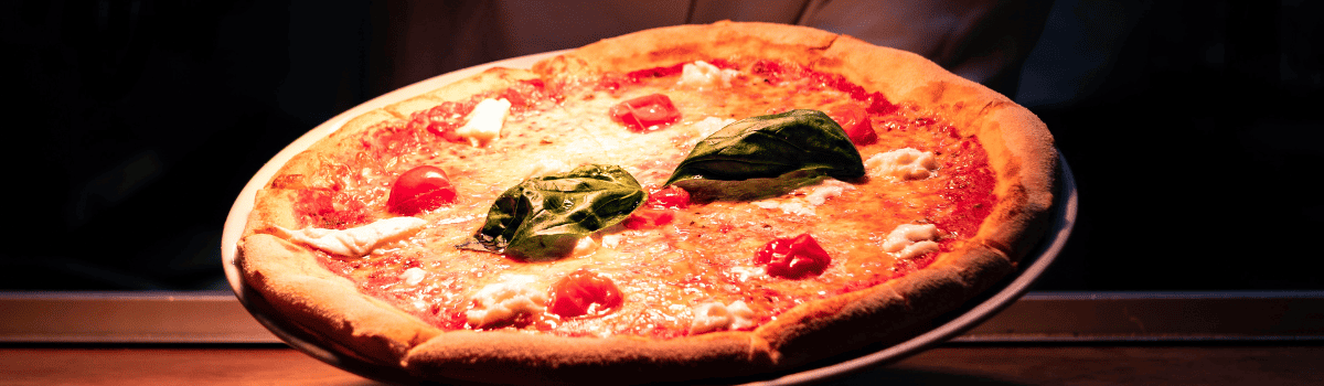 Understanding Pizza Sizes in the UK